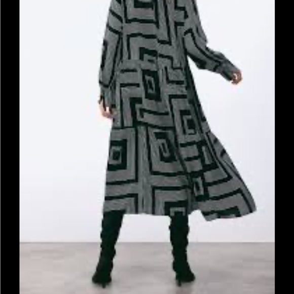 Geometric Black and White Dress H&M large - Picture 3 of 7
